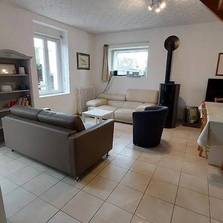 Holiday home Charmante Maison, 3 Chambres, 10 Min Des Plages Crach